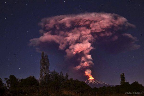 Виверження вулкана у Чилі, евакуйовано 3400 людей . Близько 3400 осіб евакуйовано через виверження вулкана Вільярріка (Villarrica) на півдні Чилі.