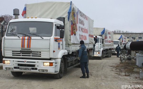Росія анонсувала вторгнення 160 своїх вантажівок у Донбас. Росія в 17-й раз привезе допомогу бойовикам в Донбас, назвавши її гуманітарних корнвоєм