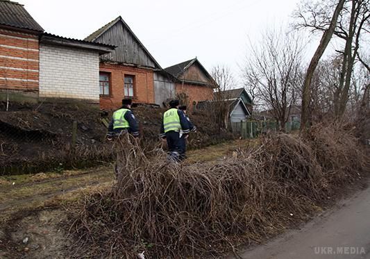 У Хмельницькому пенсіонер розстріляв родичів. У Хмельницькому затримано 70-річний пенсіонер, який скоїв подвійне вбивство, намагався підірвати будинок, а потім покінчити з собою.