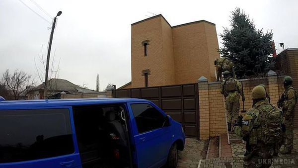 Як у Харкові затримували російських підривників, які працюють на ГРУ (фото,відео). П'ятеро бойовиків пройшли підготовку в Тамбові і отримали по 300 доларів "подяки"