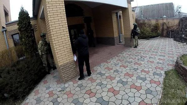 Як у Харкові затримували російських підривників, які працюють на ГРУ (фото,відео). П'ятеро бойовиків пройшли підготовку в Тамбові і отримали по 300 доларів "подяки"