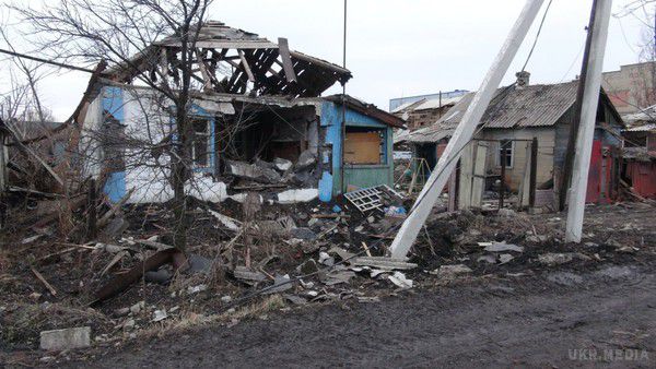 «Російський мир» прийшов у м. Дебальцеве. Місто після військових дій (фоторепортаж). У мережі з'явилися фотографії з Дебальцево, на яких показано, як виживає місто після того, як його взяли штурмом терористичні війська. 
