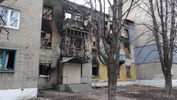 «Російський мир» прийшов у м. Дебальцеве. Місто після військових дій (фоторепортаж). У мережі з'явилися фотографії з Дебальцево, на яких показано, як виживає місто після того, як його взяли штурмом терористичні війська. 
