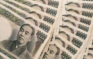 В Японії жінка знайшла понад 15 тисяч доларів в обладнанні меблів. Жінка купила старі меблі в комісійному магазині і виявила в ній велику суму готівки.
