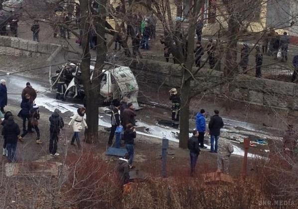 У Харкові вибухнув фургон з військовими. Опівдні 6 березня в спальному районі Салтівка прогримів вибух.