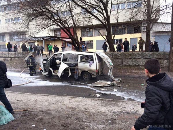 У Харкові вибухнув фургон з військовими. Опівдні 6 березня в спальному районі Салтівка прогримів вибух.