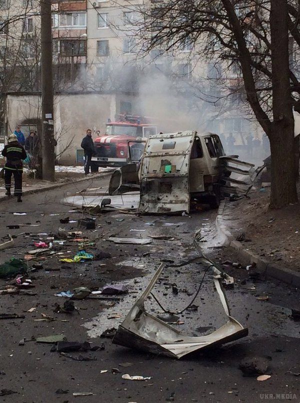 У Харкові вибухнув фургон комбата «Слобожанщини» Янголенко (ФОТО, ВІДЕО). Близько полудня в районі будинку № 2 по вулиці Познанської у Харкові вибухнув автомобіль Volkswagen Transporter.