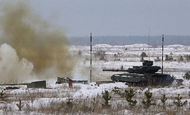 За день бойовики 27 раз обстріляли сили АТО - штаб. Бойовики також два рази атакували українських військових поблизу шахти Дутовка і опорного пункту на околиці населеного пункту Майорск