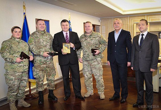 Черговий вибух у Харкові: помста комбатові або замах?. У Харкові скоїли замах на Андрія та Інну Янголенко. Обидва служать в батальйонах спеціального призначення. Друзі командира впевнені - це справа рук тих, хто вже влаштовував в місті диверсії.