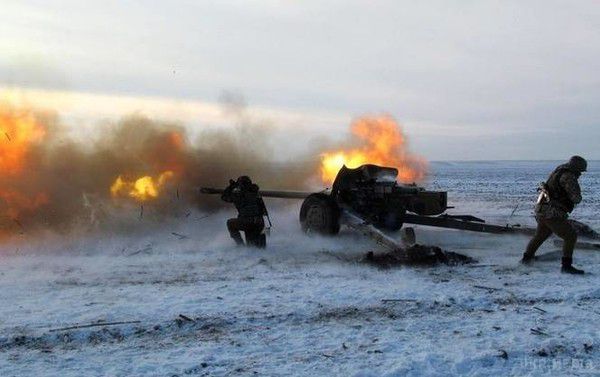 Місія ОБСЄ зафіксувала не менше 50 вибухів в районі Донецького аеропорту. Спостерігачі не змогли "встановити походження ворожого вогню"