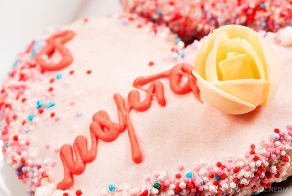 8 березня в Україні: сонячний день і купа привітань. Жінки багатьох країн святкують Міжнародний жіночий день.