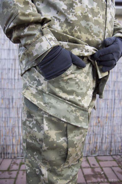 Керівник робочої групи міноборони України показав нову літню форму українських бійців (фото).  Розміщені  ним фотографії польової форми зразка 2015 року, якій ще належить експериментальна носка.