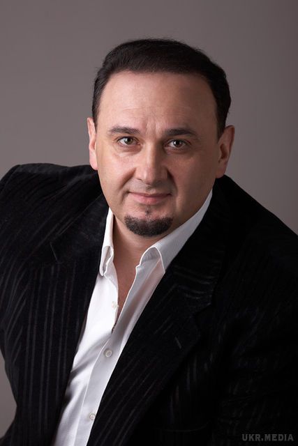 "Володимиру Гришку  пересадили на голові вісім тисяч волосин" (фото). Віце-президент Всеукраїнської асоціації пластичних і реконструктивних хірургів розповів, які операції роблять нашим політикам, про пропозиції віддячити ділянкою землі або кріслом міністра, а ще – про те, чому краса – це математика
