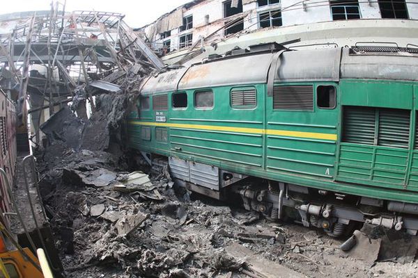 Жителі Дебальцеве: "Нас "звільнили" від нормального життя!" (фото). Бойовики ввели соціальні картки і вирішили відстрілювати бродячих собак
