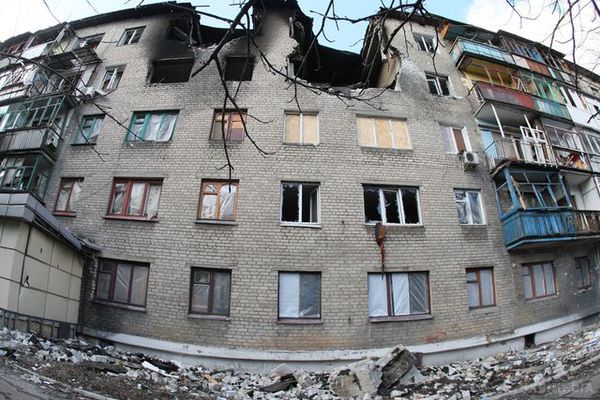Жителі Дебальцеве: "Нас "звільнили" від нормального життя!" (фото). Бойовики ввели соціальні картки і вирішили відстрілювати бродячих собак