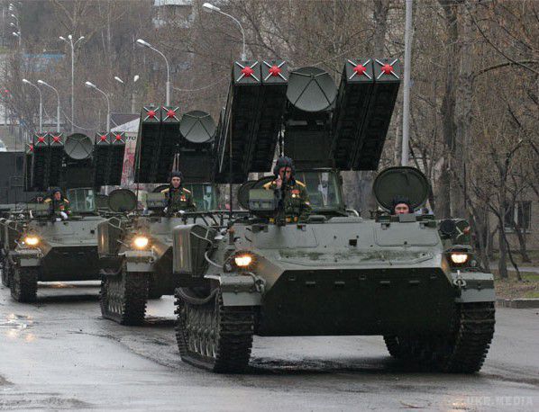 По Донецьку пройшла колона російських зенітно-ракетних комплексів «Стріла-10СВ» (відео). Вчора, 10 березня, в Донецьку в районі м'ясокомбінату були помічені 4 самохідних зенітно-ракетного комплексу «Стріла-10СВ». 
