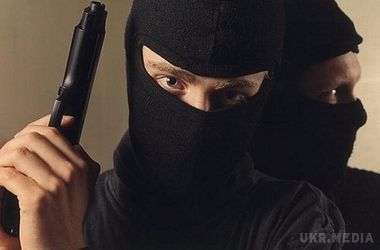 У Донецькій області будуть судити банду за розбійний напад на працівника прокуратури. Підозрюваним загрожує до 15 років позбавлення волі
