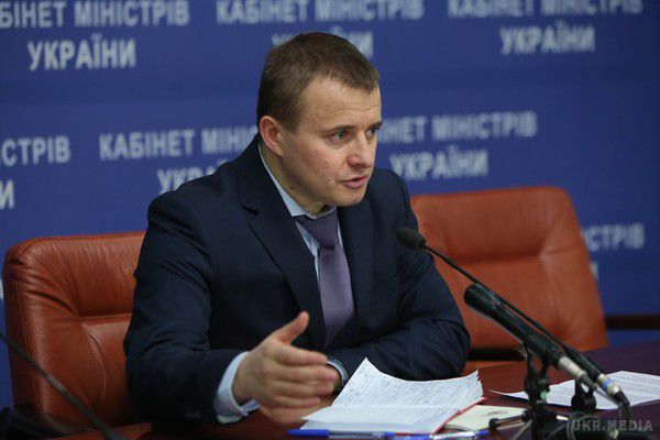 Вугільна промисловість отримувала понад 11 млрд грн дотацій на рік, тепер буде рівно 0 грн. У державному бюджеті на 2015 рік відсутнє положення про виділення дотацій вугільній галузі України, заявив міністр енергетики та вугільної промисловості Володимир Демчишин. 