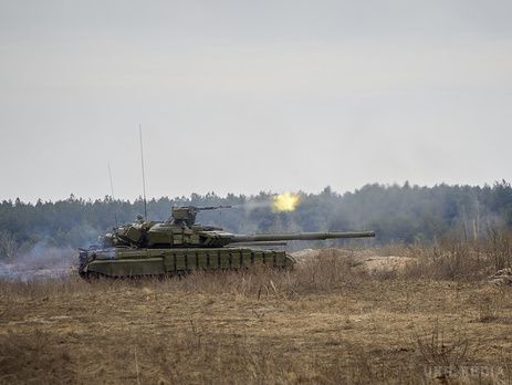 Терористи на Донбасі продовжують відкрито і грубо порушувати умови Мінських домовленостей. За минулу добу найбільш активно обстріл позицій українських військ і спроби наступальних дій терористів відбувалися на приморському (маріупольському), донецькому і луганському напрямках