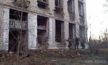 Під Маріуполем "Азов" взяв три бою, є поранені. Бойові зіткнення відбулися в районі Широкіно, позиції українських військових - під повним контролем, лінія фронту вирівняна.