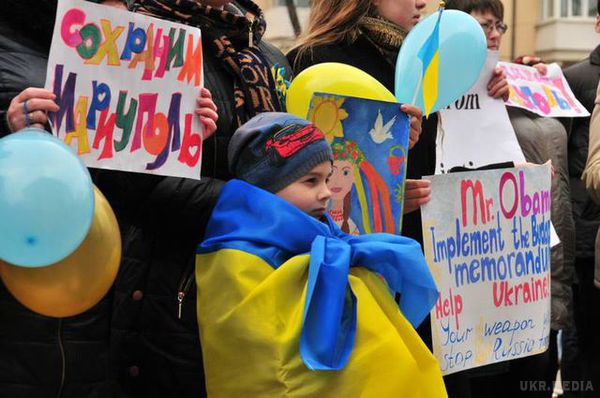  "Живий ланцюг" для захисту міста  Маріуполя (фото). Активісти намагаються привернути увагу президента до відсутності реального перемир'я навколо міста