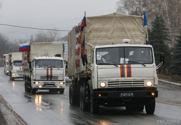 В ОБСЄ підтвердили, що українські військові не були присутні при огляді гумконвоя. У звіті наголошується, що у складі конвою 30 вантажівок, 10 цистерн з паливом, один кран і два автомобіля підтримки