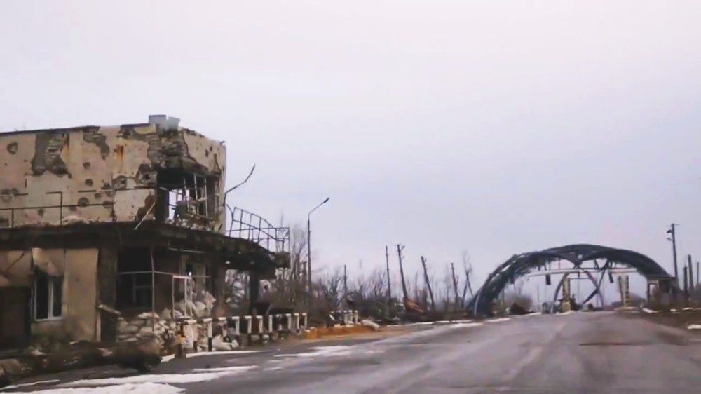 Фотофакт: знищений війною КПП «Довжанський». В мережі опублікували фотографії, зроблені 13 березня на КПП «Довжанський» Свердловського району.