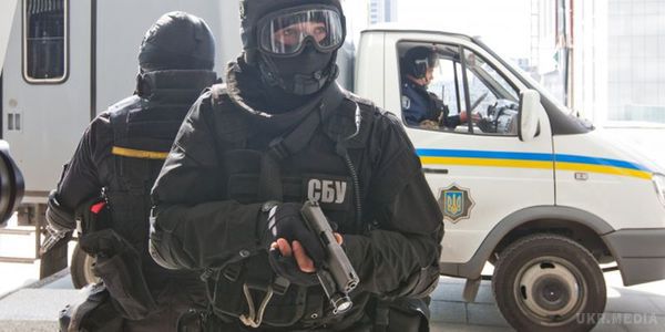 В Артемівську знайшли схованку зі зброєю та вибухівкою. Фото. Співробітники СБУ виявили схованку бойовиків зі зброєю і вибухівкою.