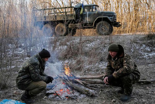 "Якщо командири мовчать, бійці вирішать, що їх "зливають". Психолог-волонтер Тетяна Єрмолаєва розповіла, як словом допомогти бійцям АТО на передовій.