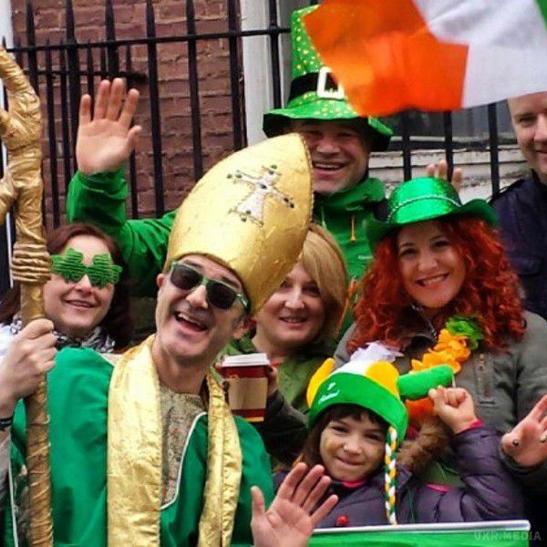 Півмільйона людей прийшли на парад Святого Патріка в Дубліні (фото). Ірландці одяглися в неймовірні костюми.