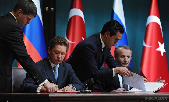 Переговори «Газпрому» з Туреччиною зайшли в глухий кут. Переговори між російським «Газпромом» і турецької державної компанією Botas про ціну на газ зайшли в глухий кут. Сторонам не вдалося домовитися, за якою формулою вважати знижку в 10,25%, вибиту турецькою стороною у «Газпрому».