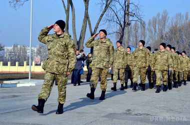 У Харкові - колони військових, у місті проходять тактичні навчання. На вулицях Харкова проходять військові навчання.