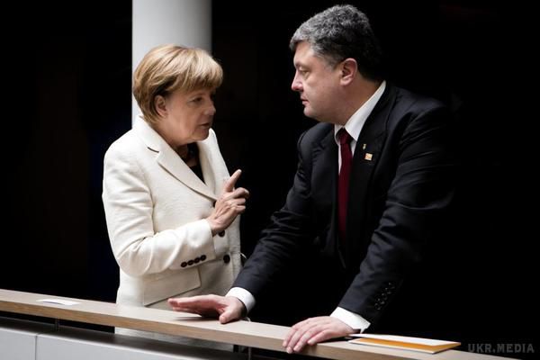 Порошенко і Меркель ініціюють зустріч глав МЗС "нормандської четвірки". Президент провів телефонну розмову з федеральним канцлером Німеччини Ангелою Меркель