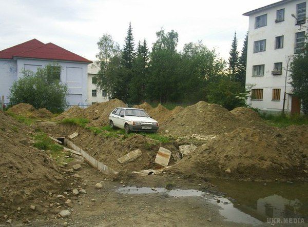 Шокуючі фото по різні боки російсько-фінського кордону. Порівняння життя різних країн . Останнім  часом  росіяни   взяли  собі  за моду  пишатися,  що їх  країна  впродовж  століть  –  окупант, однак   що насправді  чекає  любителів «руського мира»?  