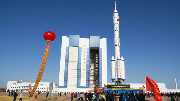 Китай розповів про те, як саме буде підкорювати космос. Китайські спеціалісти націлені на значне вдосконалення ракет-носіїв «Long March», тестування шостого покоління яких почнеться приблизно в середині цього року.