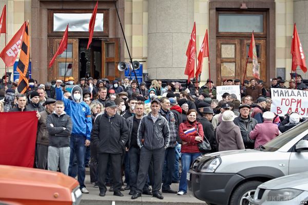 У Харкові судитимуть сепаратиста за побиття майданівців. Сепаратисти з використанням заздалегідь заготовлених предметів побили активістів Євромайдана.