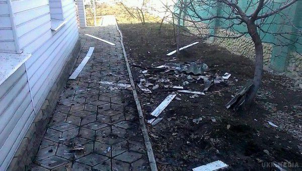 Сепаратисти Донбасу розправились з проукраїнським мером (фото). За проукраїнські погляди очільниці Олександрівки підпалили будинок.