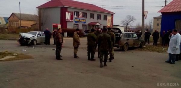 В Артемівську відбулося ДТП за участю військових. За словами очевидців, «Нива» з військовими не поступилася дорогою автомобілю Skoda Fabia
