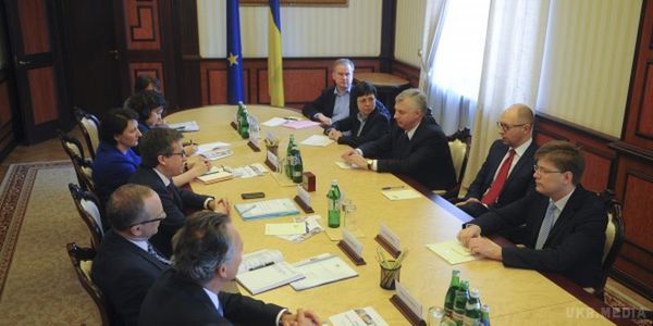 Україна приєдналася до програми "Горизонт-2020". Арсеній Яценюк привітав приєднання України до програми "Горизонт 2020".
