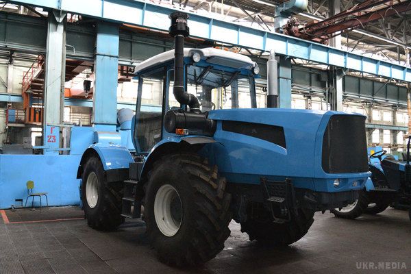 Харківський тракторний завод може відновити випуск бронетехніки. На цей день йде технічна робота по вивченню питання відновлення випуску військової техніки марки ХТЗ