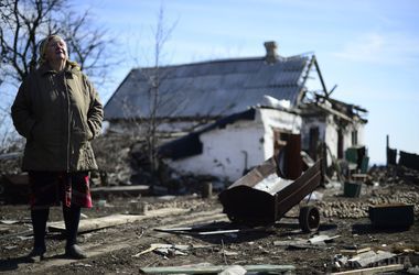 Терористи обстріляли Дзержинськ з мінометів. 22 березня близько 17.00 бойовиками був проведений мінометний обстріл Дзержинська. Відомо про одного пораненого.