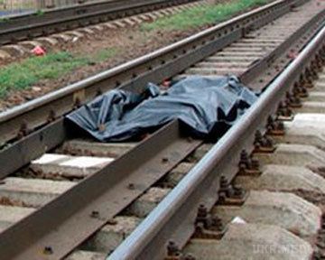 Загадкові смерті: Суддя Києва наклав на себе руки, кинувшись під потяг. Незважаючи на звукове попередження і екстрене гальмування уникнути наїзду не вдалося.