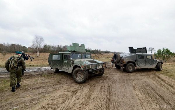 У США вже готують до відправки в Україну бронемашини Humvee. Радник президента анонсував першу партію бронемашин в Україну