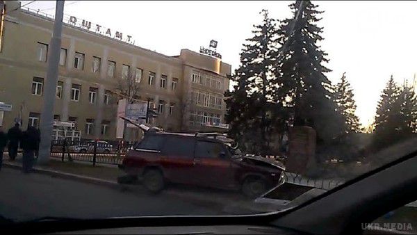 ДТП у Донецьку: джип «ДНР» протаранив «Жигулі». Бойовики влаштували смертельну аварію в центрі міста