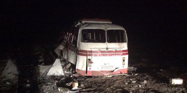 Список постраждалих від вибуху автобуса на Донбасі. Станом на 23:00 Артемівський ГО повідомив про 4 загиблих і 19 поранених під час пригоди на автодорозі сполученням "Артемівськ-Горлівка".