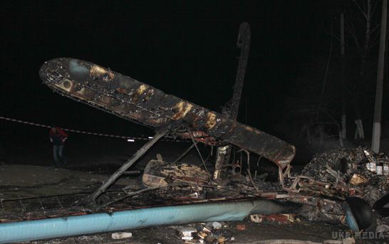 На Волині розбився літак Ан-2, пілот загинув (фото). Пілот літака Ан-2 загинув в результаті аварії у Волинській області в ніч на четвер, 26 березня.