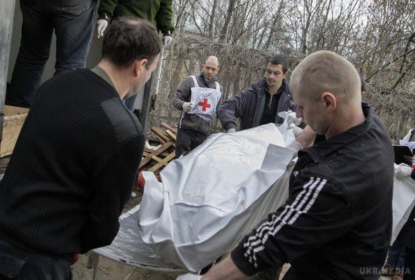Бойовики почали передачу тіл загиблих військових Україні - ЗМІ. Передача тіл військових українській стороні здійснюється біля Донецького моргу