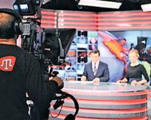 Росія закрила усі кримсько-татарські ЗМІ та закриває єдиний у світі телеканал. Меджліс кримськотатарського народу вважає, що закриття незалежних кримськотатарських ЗМІ на півострові порушує права цього народу як корінних жителів Криму.