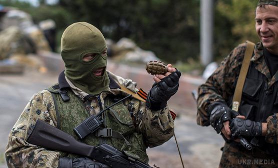 У ДНР оголошено роззброєння. У мавп Захарченко відбирають гранати