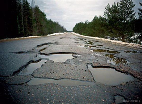 Укравтодор планує ліквідувати 90% ям на дорогах за три місяці. «Укравтодор» назвав 4 причини, чому в Україні - погані дороги